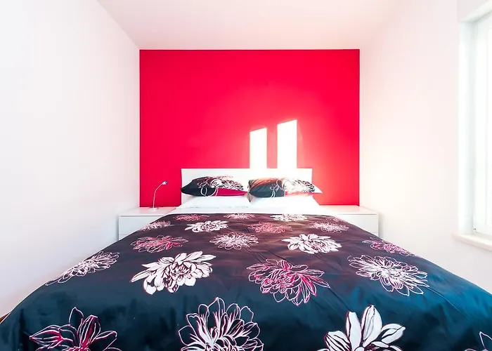 Superior One-Bedroom Apartment